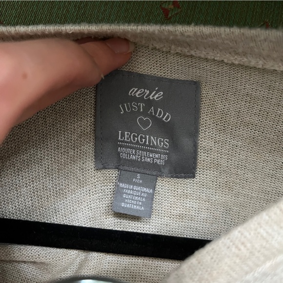 Lot of 2 sweaters - American eagle and aerie - size medium and small - Picture 3 of 4